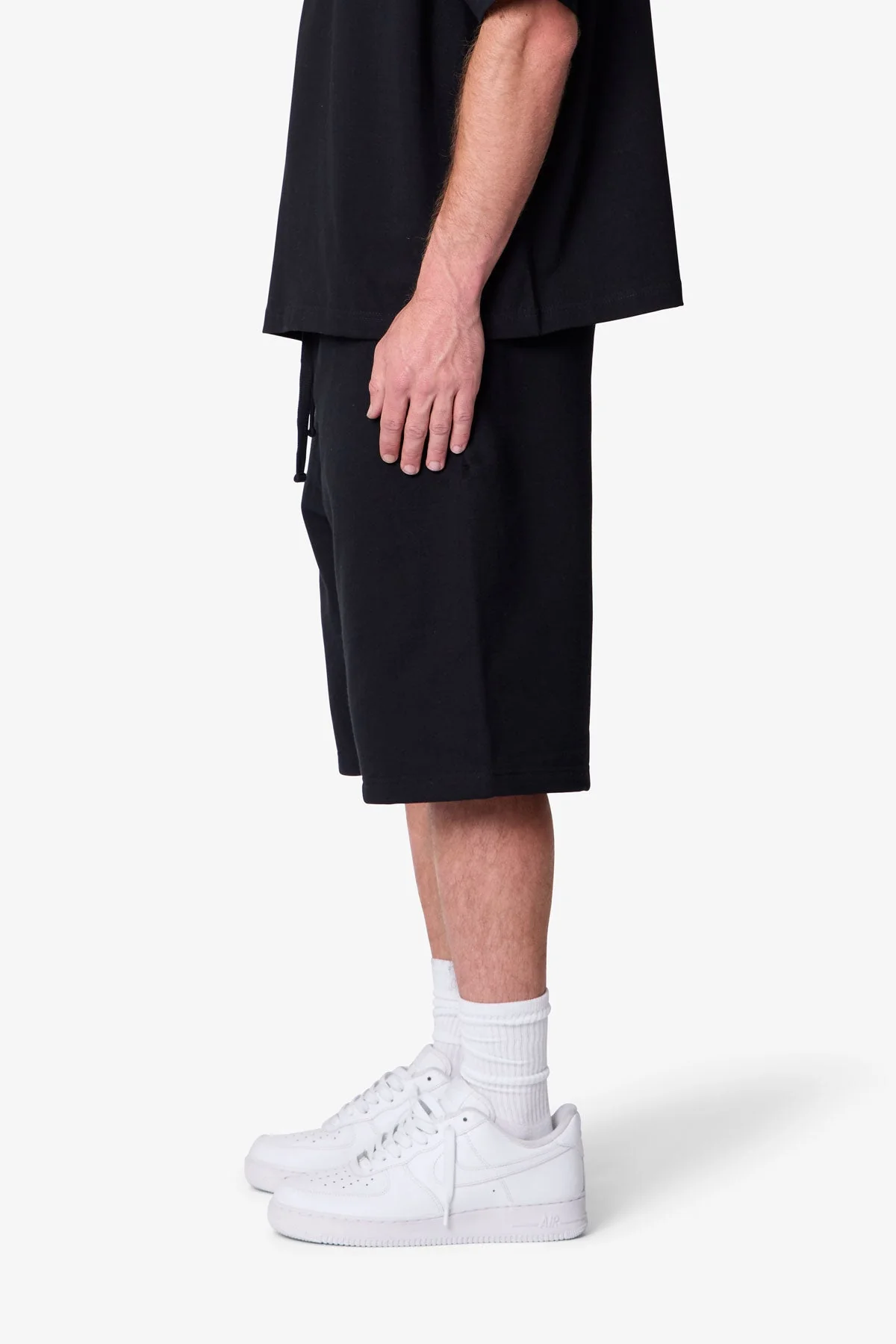 Heavy Basic Sweatshorts - Black - Image 4