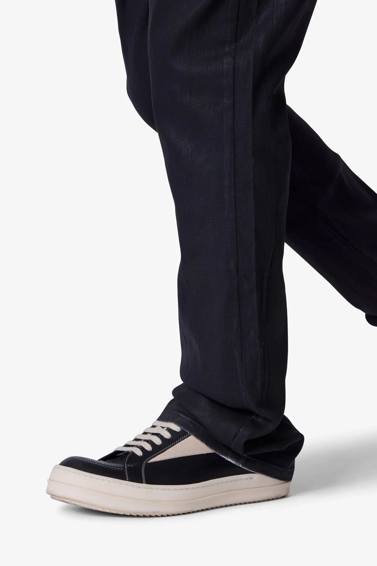 B731 Oiled Bootcut Denim - Black - Image 7