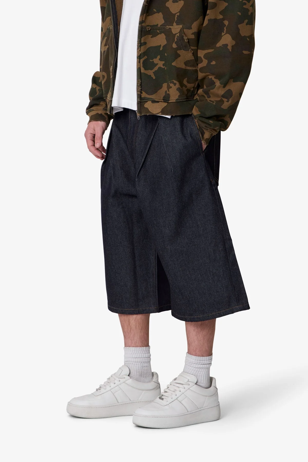 Ultra Baggy Pleated Denim Shorts - Rinsed Indigo - Image 6