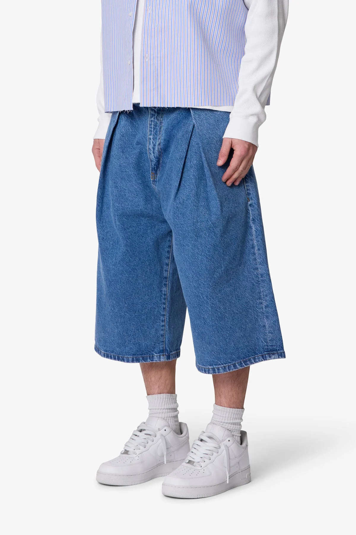 Ultra Baggy Pleated Denim Shorts - Washed Blue - Image 3