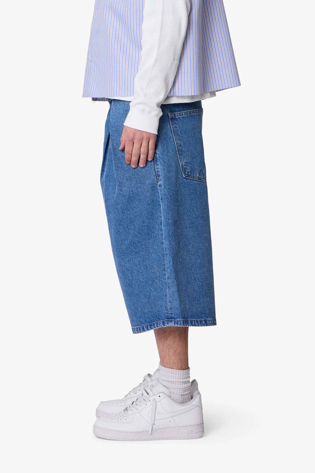 Ultra Baggy Pleated Denim Shorts - Washed Blue - Image 4