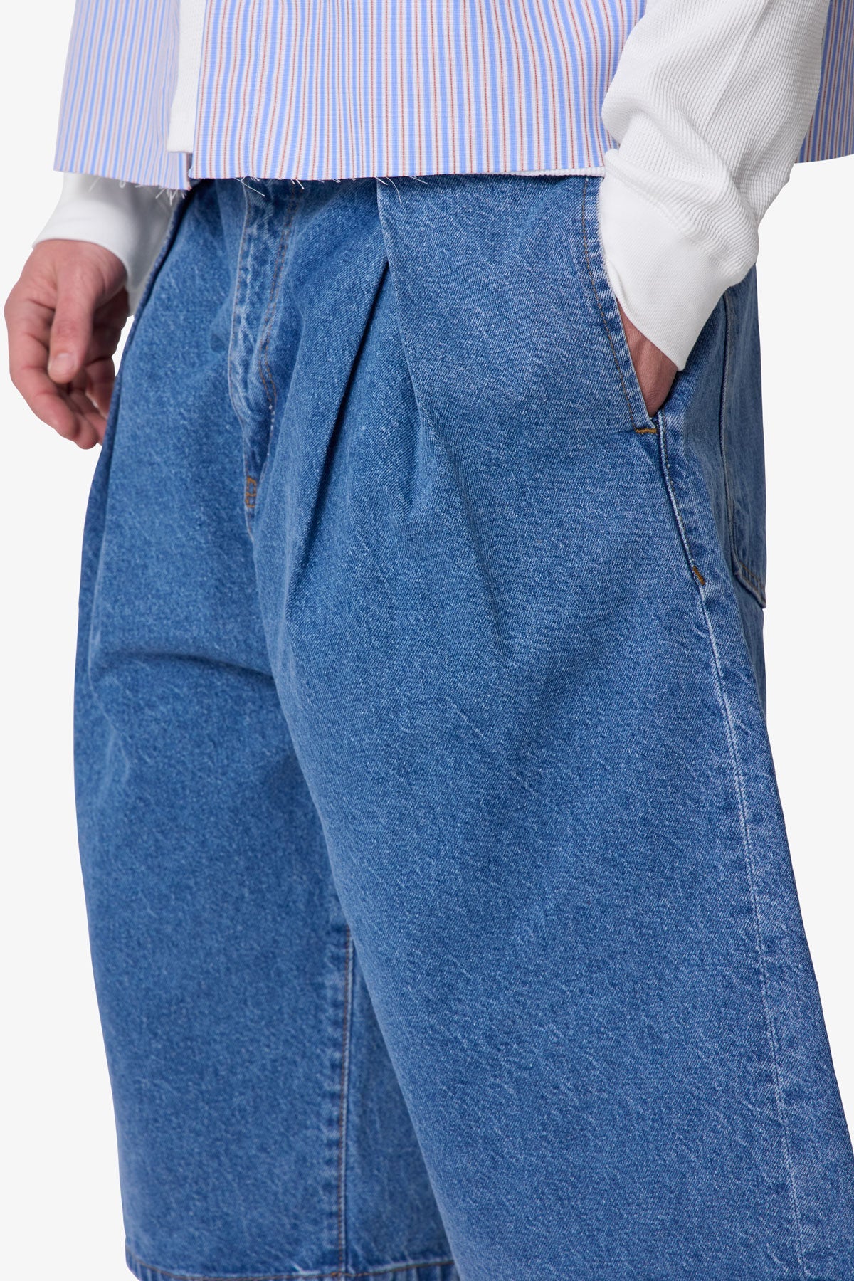 Ultra Baggy Pleated Denim Shorts - Washed Blue - Image 7